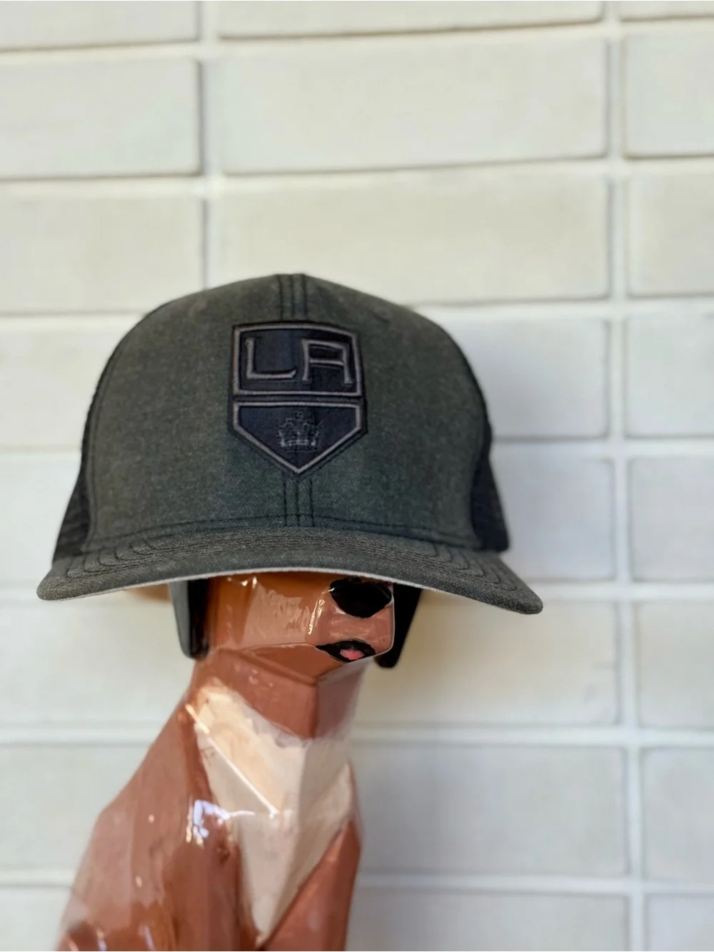 LA Kings Trucker Hat * Grey & Black * NHL